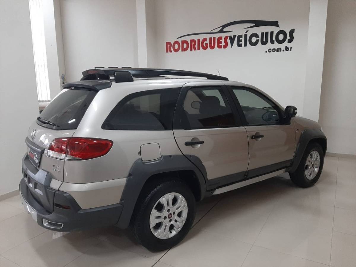 FIAT - PALIO - 2010/2011 - Bege - R$ 39.900,00