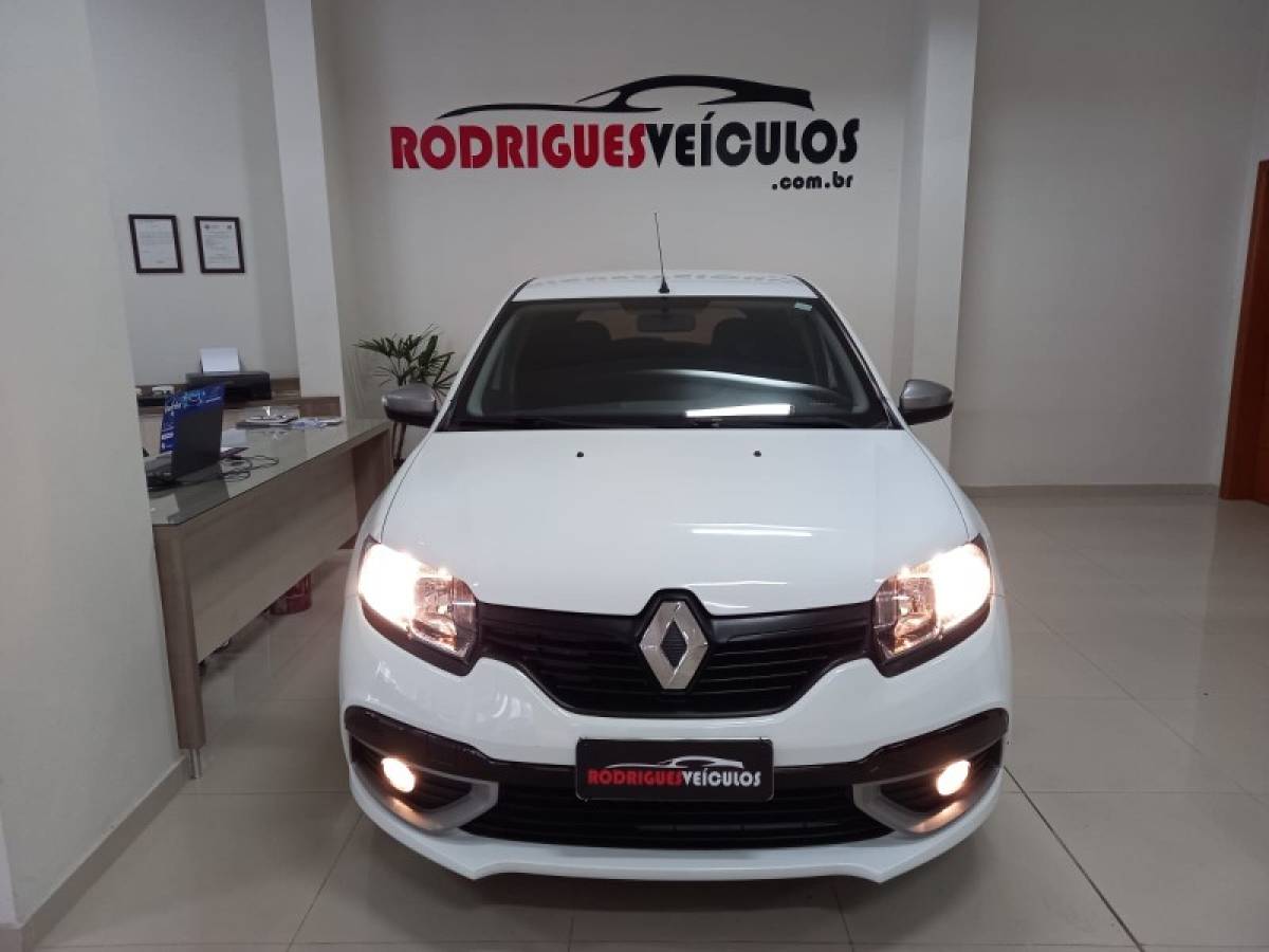 RENAULT - SANDERO - 2017/2018 - Branca - R$ 54.900,00