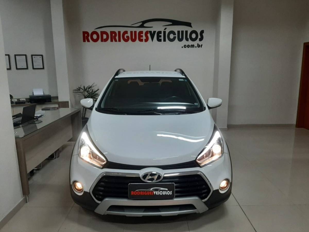 HYUNDAI - HB20X - 2016/2017 - Branca - R$ 69.900,00