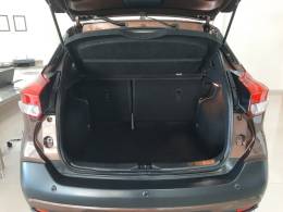 NISSAN - KICKS - 2017/2018 - Marrom - R$ 79.900,00
