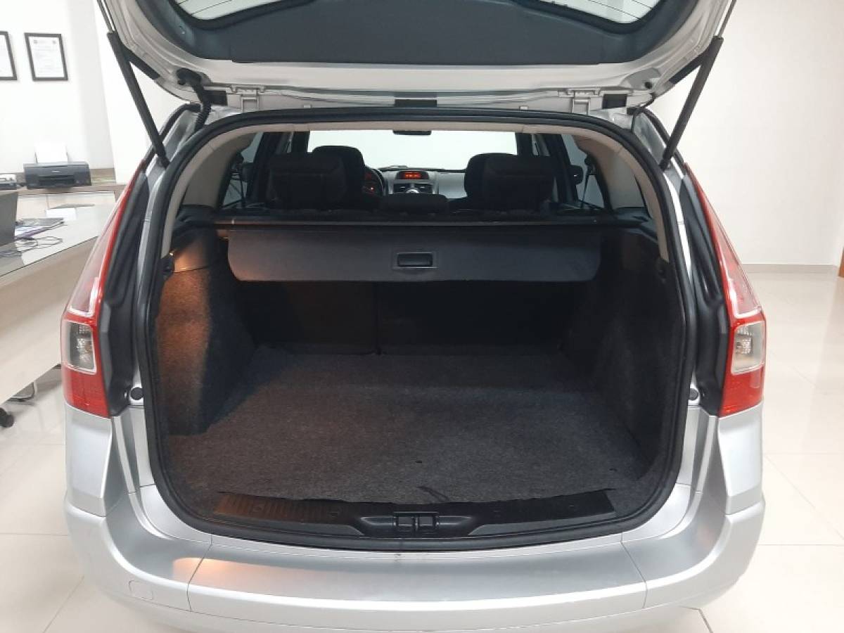 RENAULT - MÉGANE - 2011/2012 - Prata - R$ 34.900,00