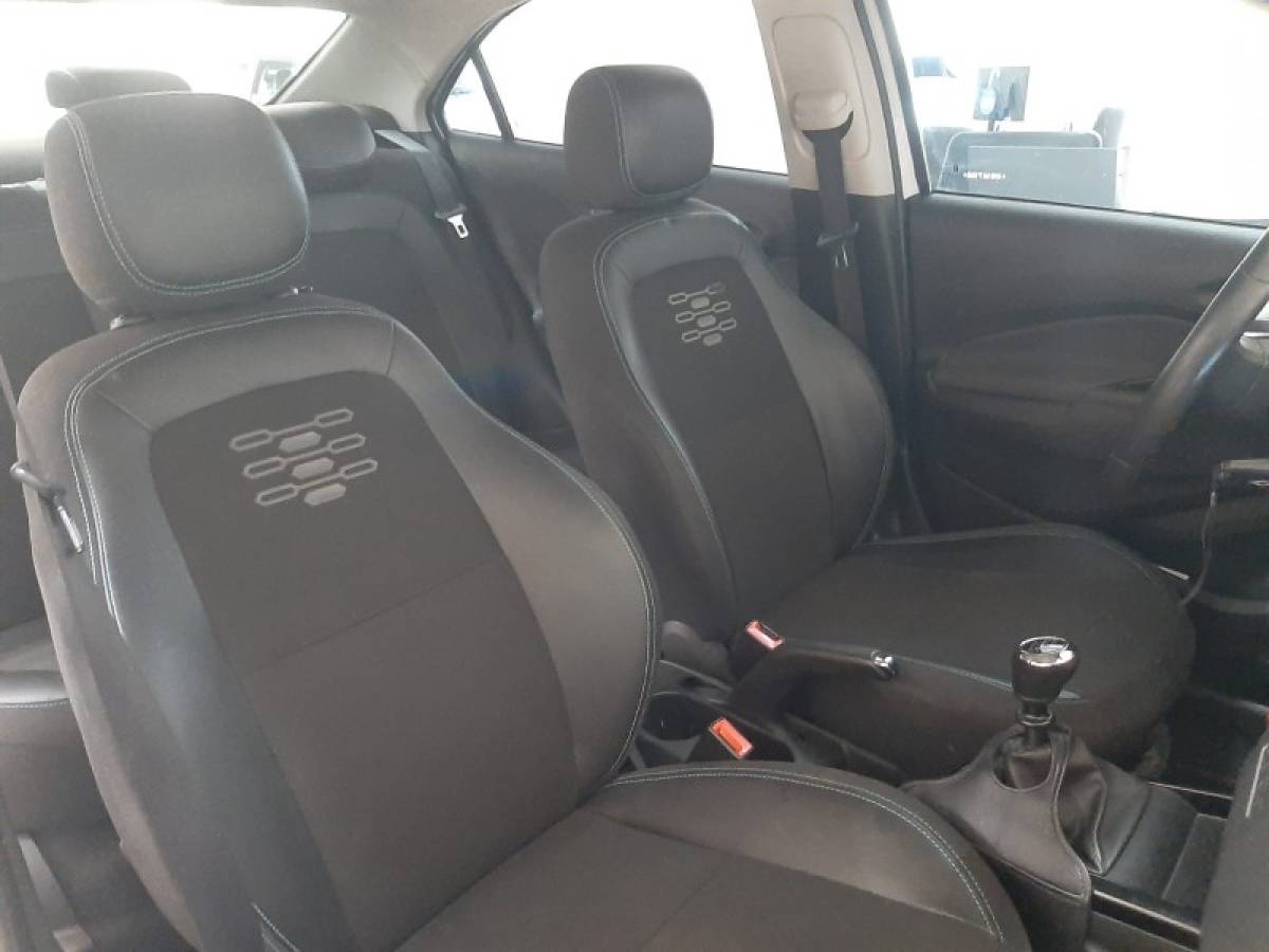 CHEVROLET - PRISMA - 2018/2019 - Branca - R$ 63.900,00