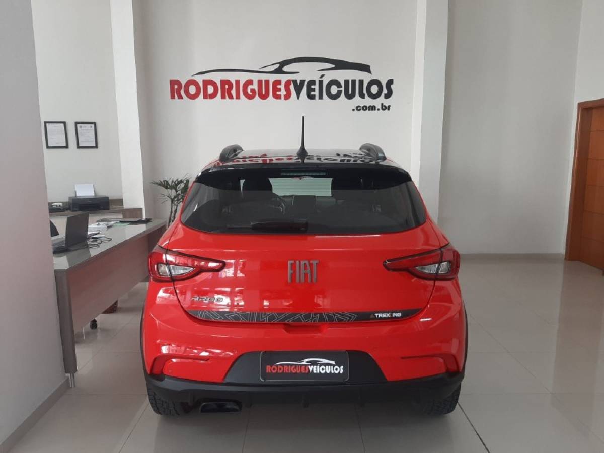 FIAT - ARGO - 2021/2022 - Vermelha - R$ 76.900,00