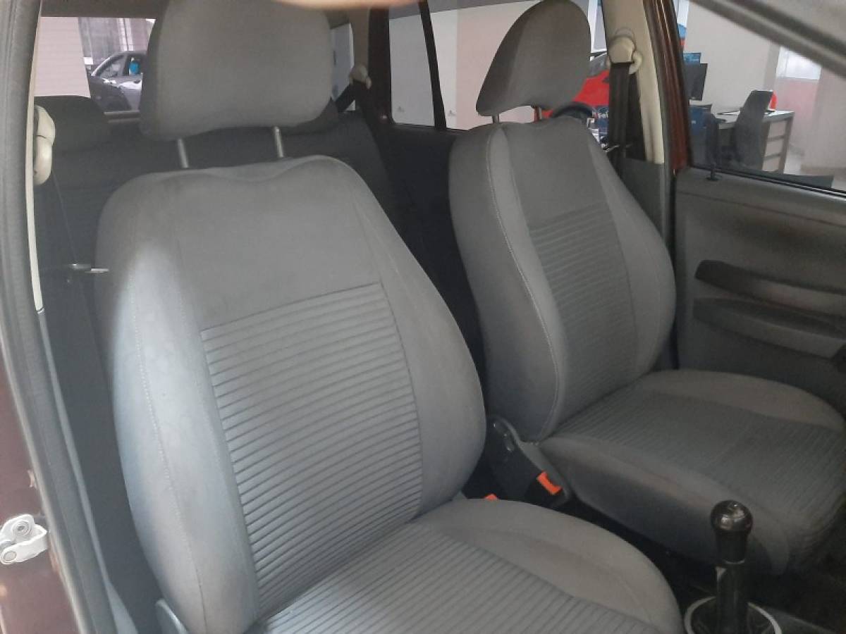 VOLKSWAGEN - SPACEFOX - 2007/2008 - Vermelha - R$ 31.900,00