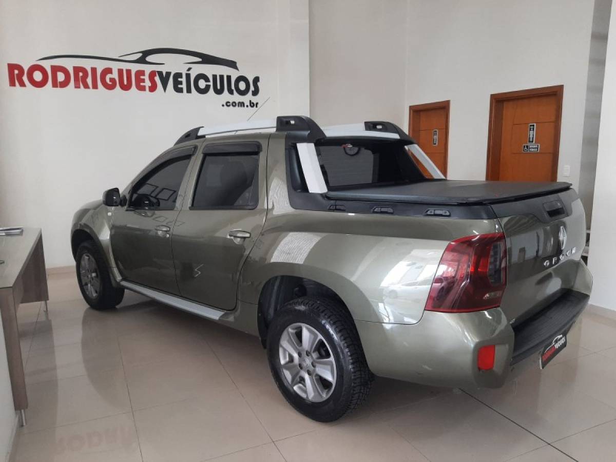 RENAULT - OROCH - 2016/2017 - Verde - R$ 71.800,00