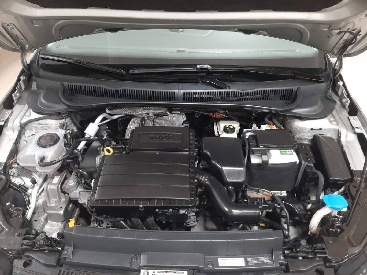VOLKSWAGEN - POLO - 2018/2019 - Prata - R$ 67.900,00