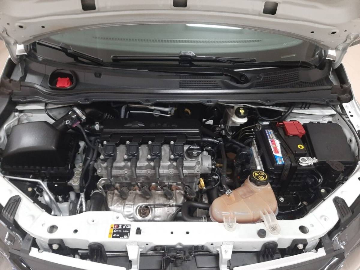 CHEVROLET - ONIX - 2019/2019 - Prata - R$ 68.900,00