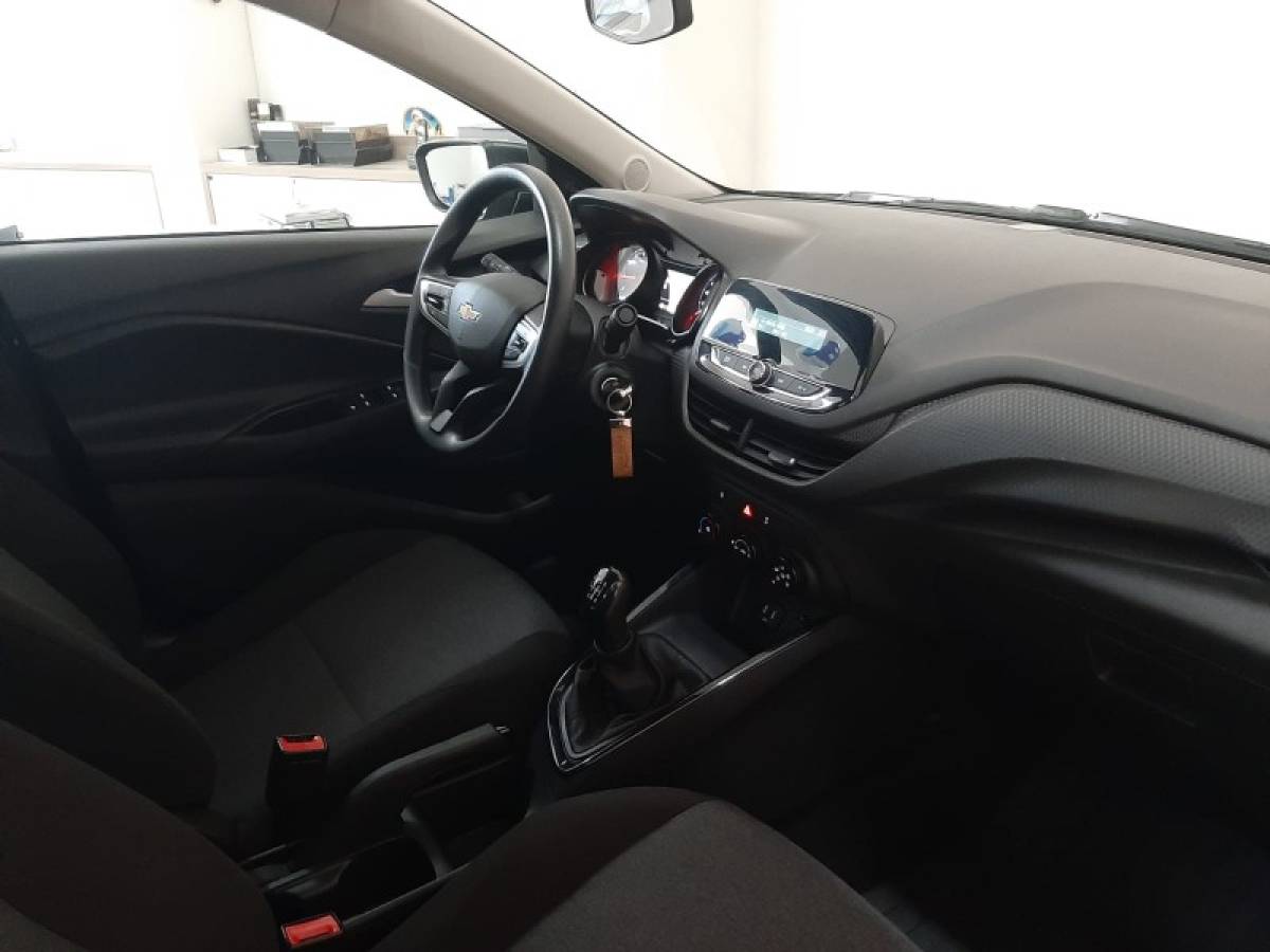 CHEVROLET - ONIX - 2021/2022 - Preta - R$ 65.900,00