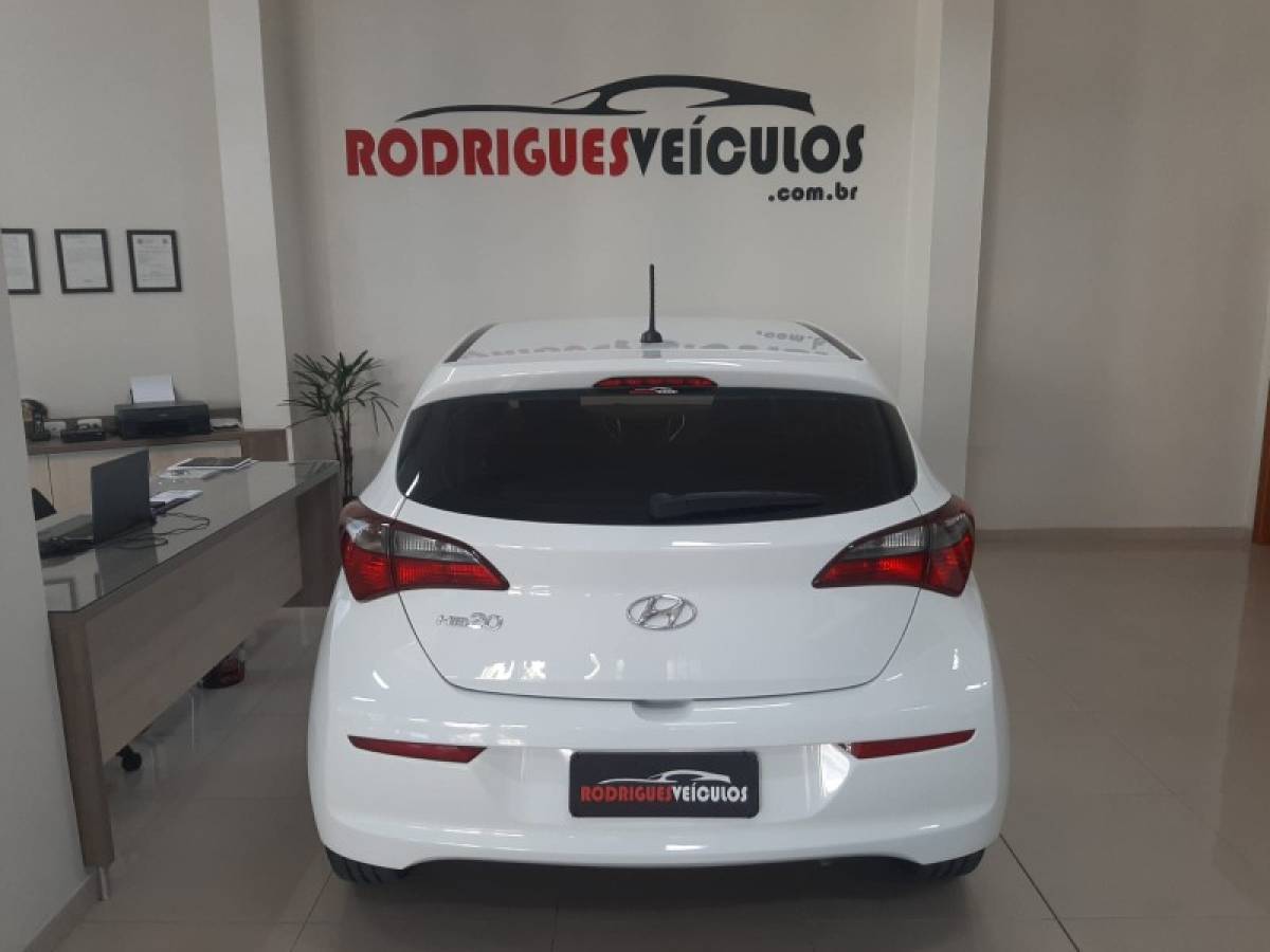 HYUNDAI - HB20 - 2018/2019 - Branca - R$ 55.900,00