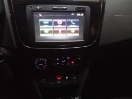 RENAULT - SANDERO - 2017/2018 - Branca - R$ 54.900,00