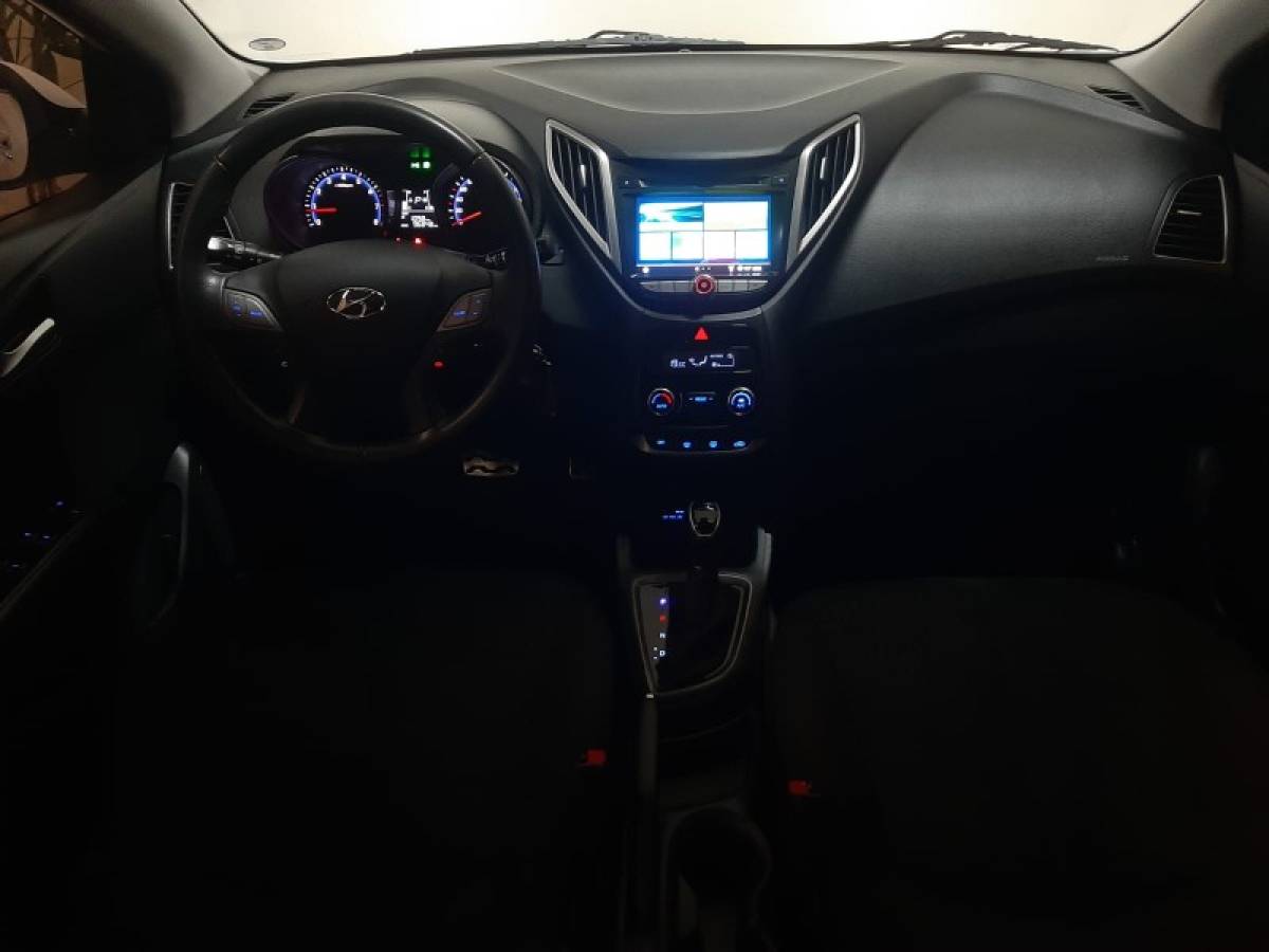 HYUNDAI - HB20X - 2016/2017 - Branca - R$ 69.900,00