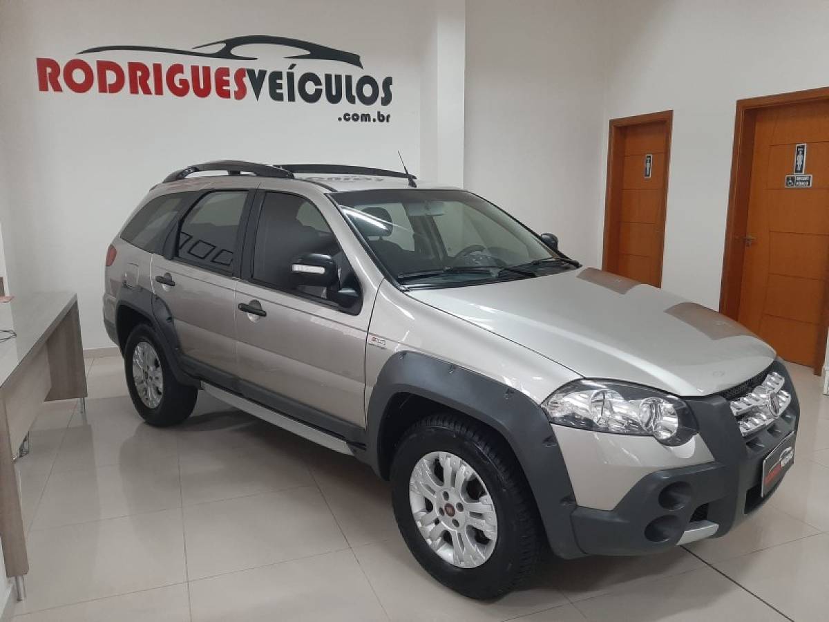 FIAT - PALIO - 2010/2011 - Bege - R$ 39.900,00