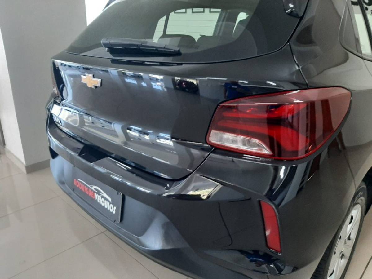 CHEVROLET - ONIX - 2021/2022 - Preta - R$ 65.900,00