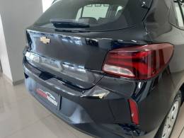 CHEVROLET - ONIX - 2021/2022 - Preta - R$ 65.900,00