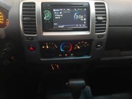 NISSAN - FRONTIER - 2012/2013 - Preta - R$ 104.900,00