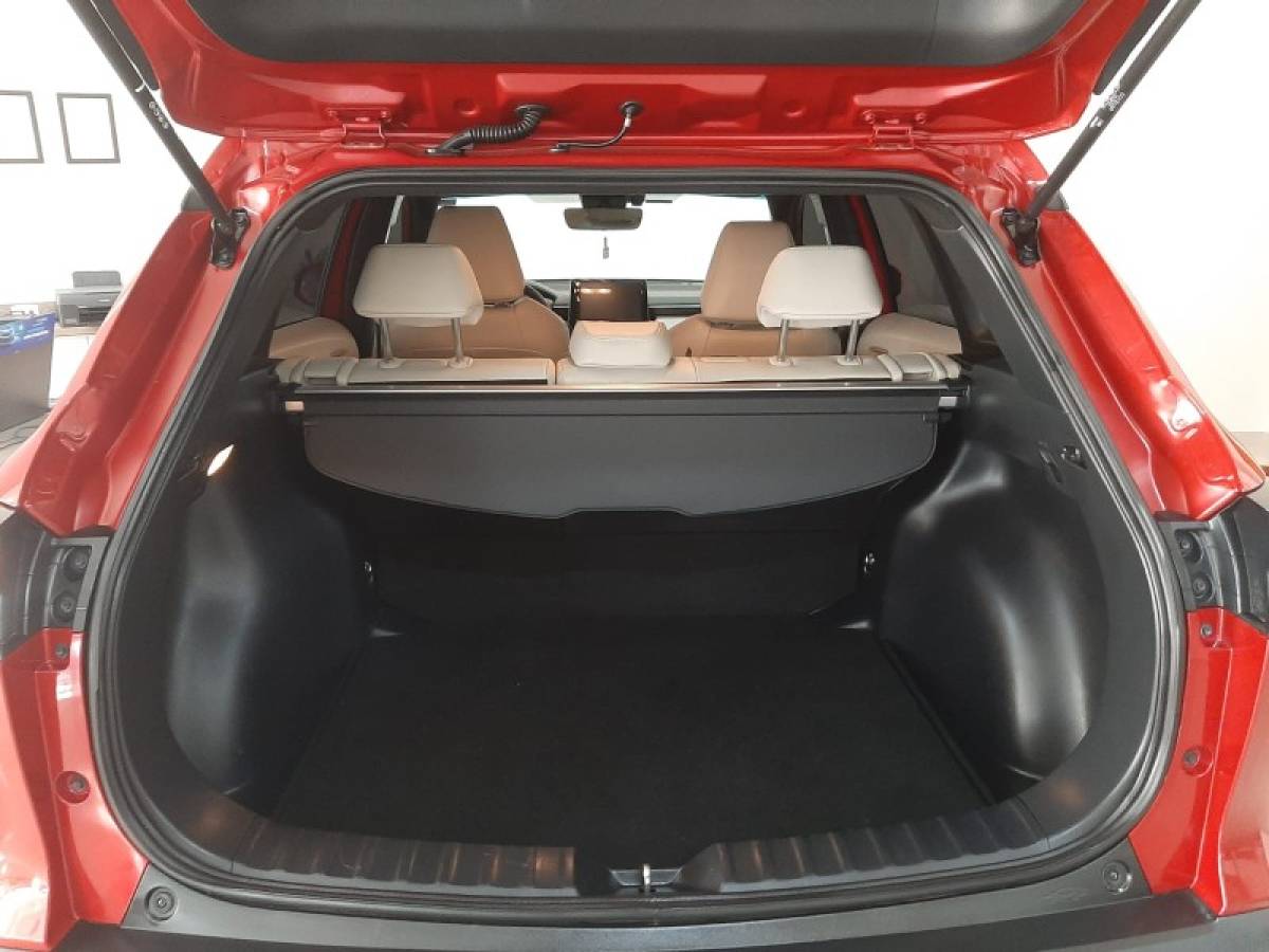 TOYOTA - COROLLA - 2023/2024 - Vermelha - R$ 169.900,00