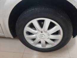 RENAULT - MÉGANE - 2011/2012 - Prata - R$ 34.900,00