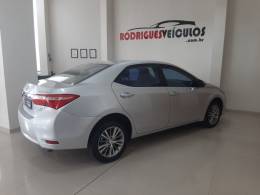 TOYOTA - COROLLA - 2014/2015 - Prata - R$ 87.900,00