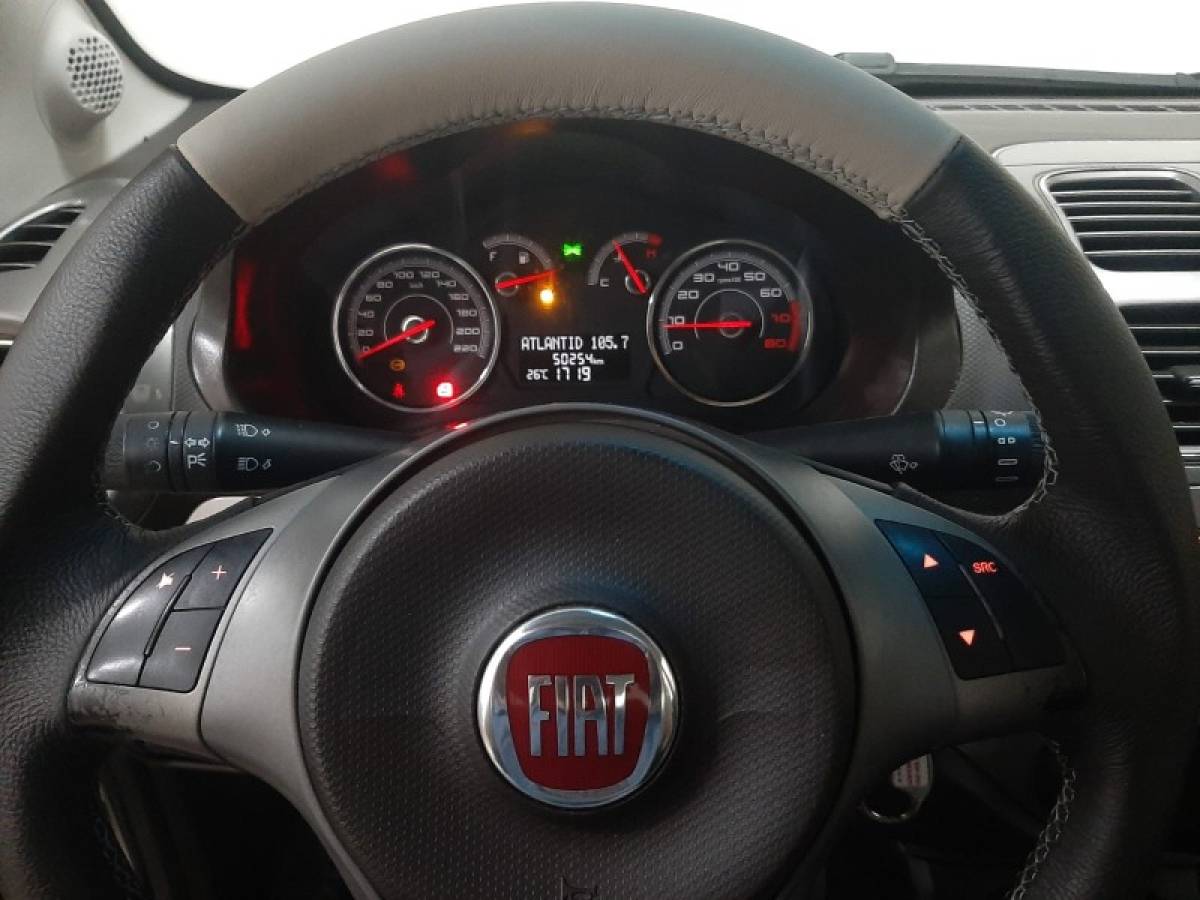 FIAT - GRAND SIENA - 2015/2015 - Branca - R$ 47.900,00