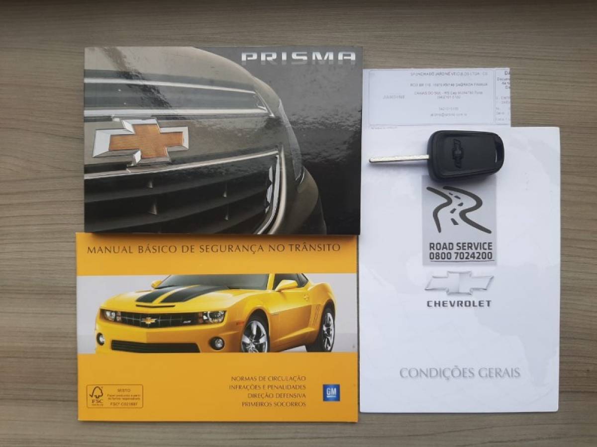 CHEVROLET - PRISMA - 2015/2015 - Prata - R$ 47.900,00