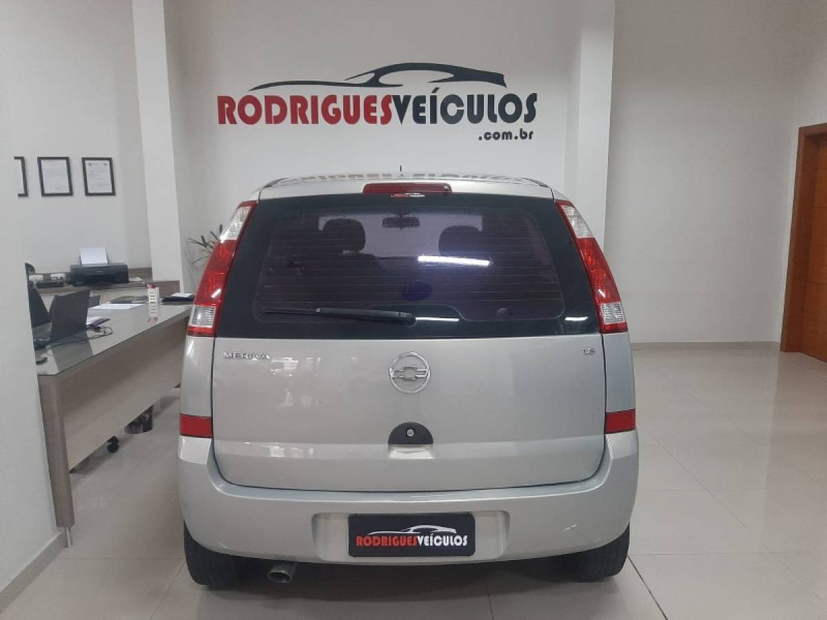 CHEVROLET - MERIVA - 2005/2005 - Bege - R$ 24.900,00