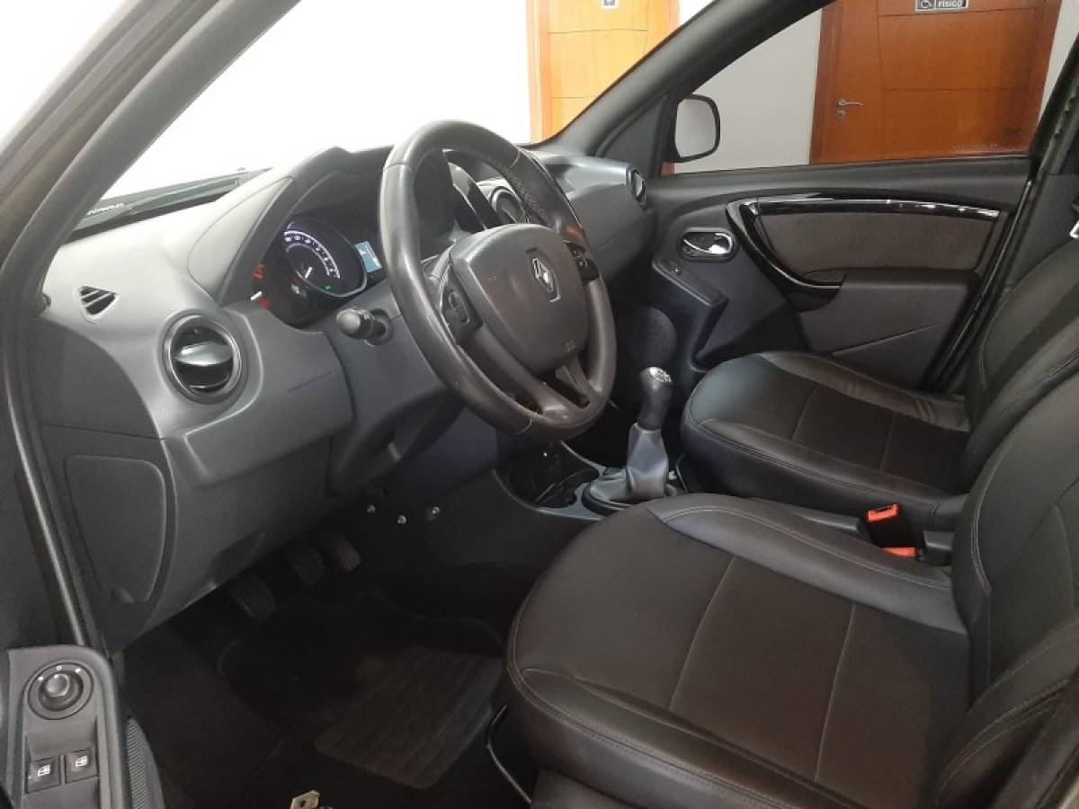 RENAULT - OROCH - 2016/2017 - Verde - R$ 71.800,00