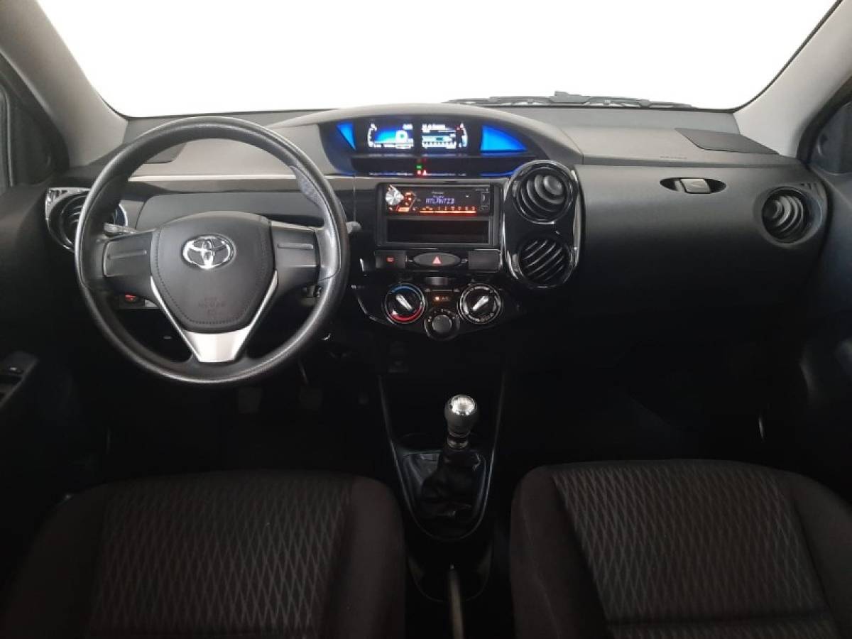 TOYOTA - ETIOS - 2018/2019 - Cinza - R$ 64.900,00