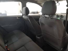 FORD - FIESTA - 2005/2005 - Prata - R$ 24.900,00