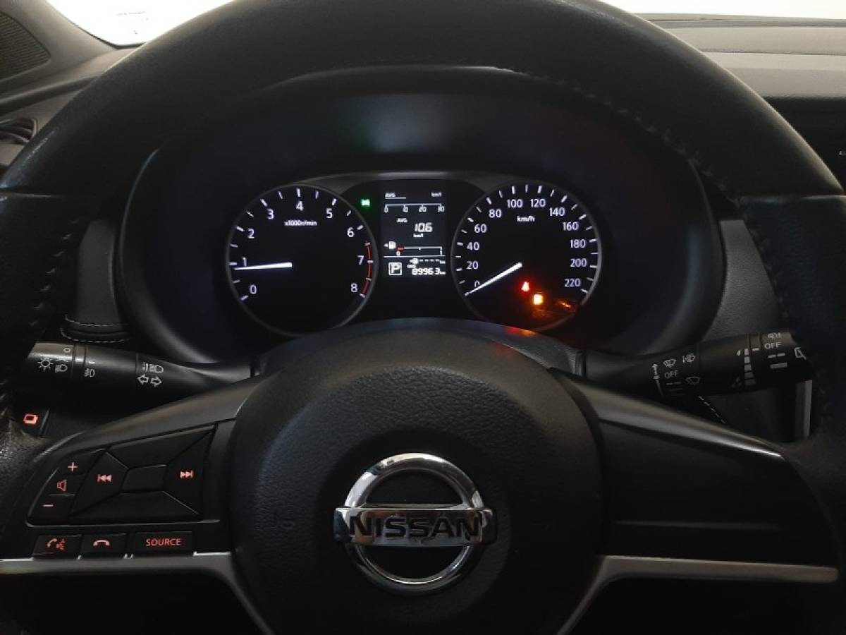 NISSAN - KICKS - 2017/2018 - Marrom - R$ 79.900,00