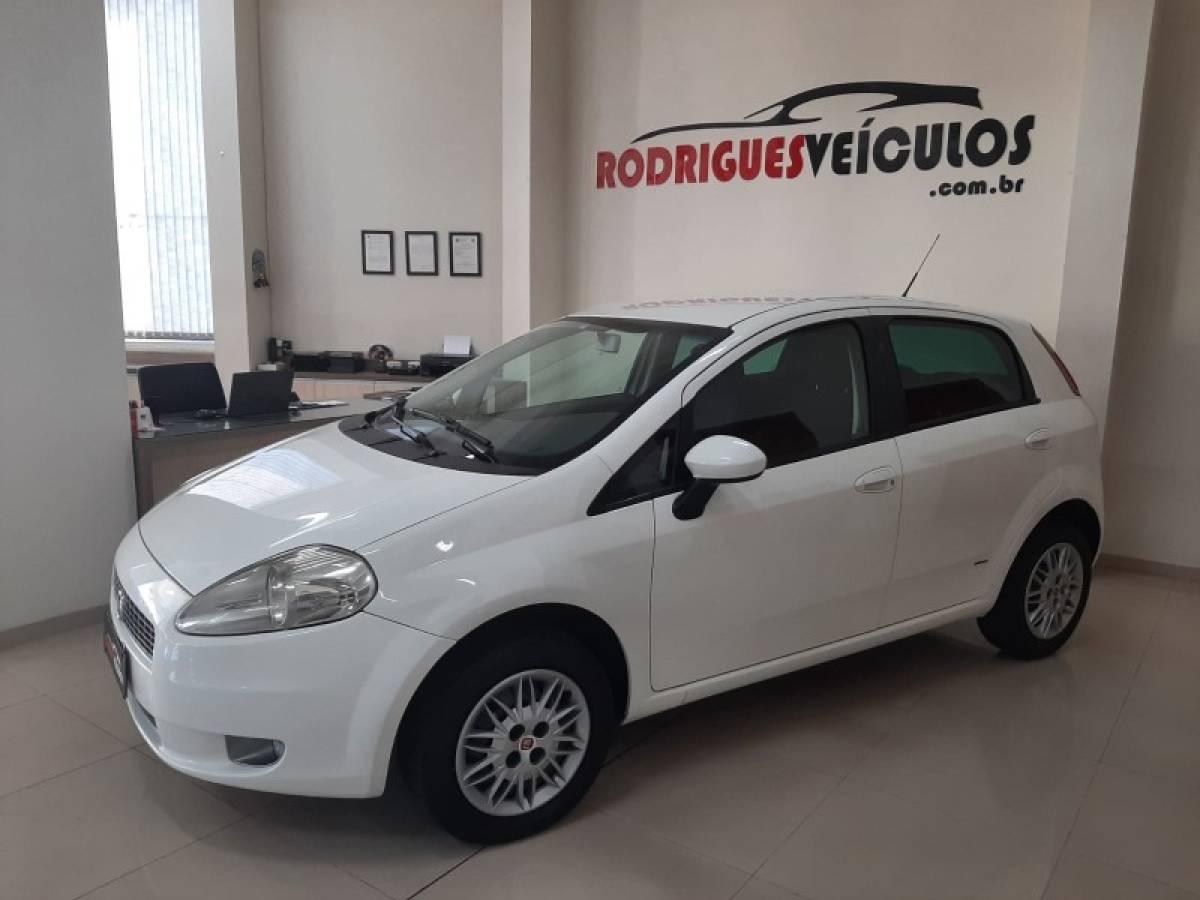 FIAT - PUNTO - 2008/2009 - Branca - R$ 32.900,00