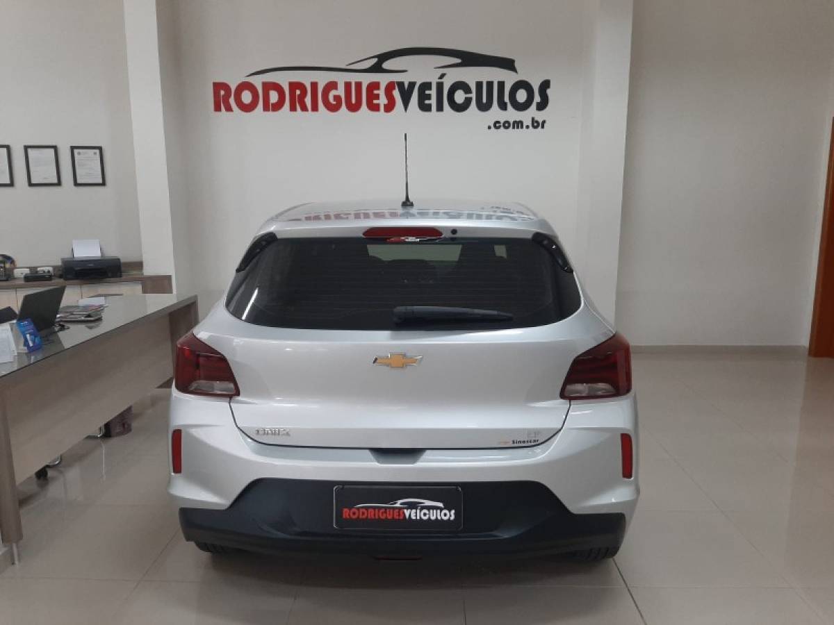 CHEVROLET - ONIX - 2020/2020 - Prata - R$ 59.900,00