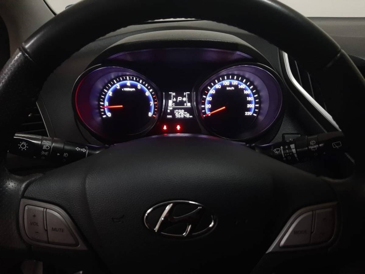 HYUNDAI - HB20X - 2016/2017 - Branca - R$ 69.900,00