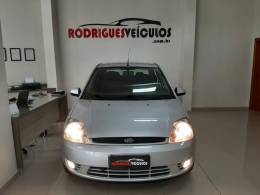 FORD - FIESTA - 2005/2005 - Prata - R$ 24.900,00