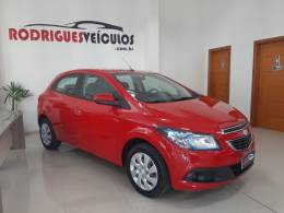 CHEVROLET - ONIX - 2015/2016 - Vermelha - R$ 51.900,00