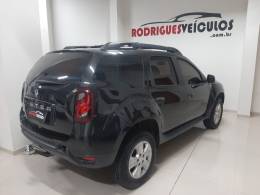 RENAULT - DUSTER - 2015/2016 - Preta - R$ 58.900,00