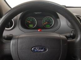 FORD - FIESTA - 2005/2005 - Prata - R$ 24.900,00