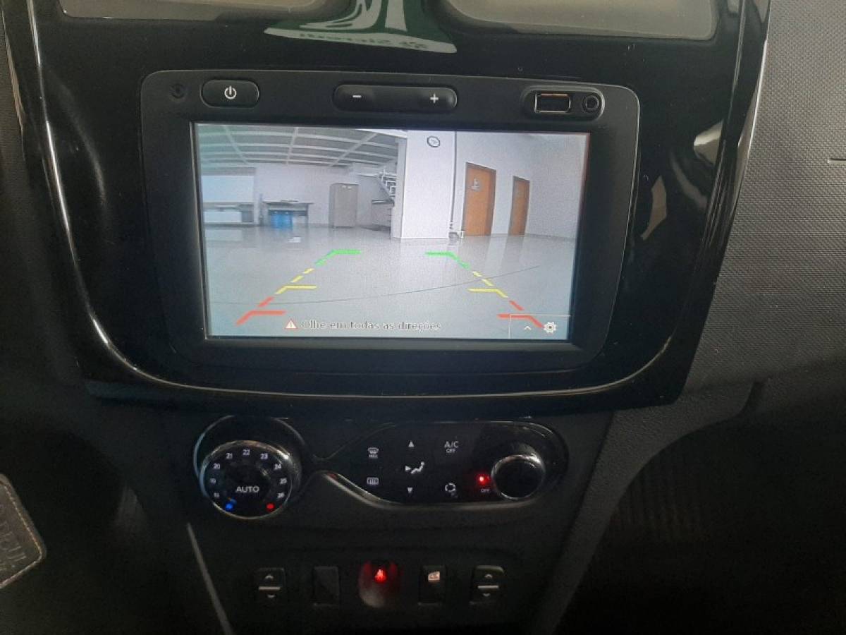 RENAULT - SANDERO - 2017/2018 - Branca - R$ 54.900,00