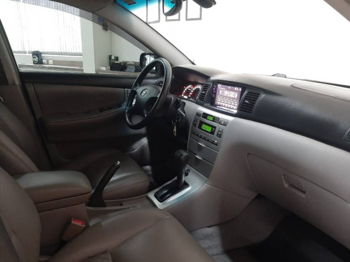 TOYOTA - COROLLA - 2007/2008 - Prata - R$ 47.900,00