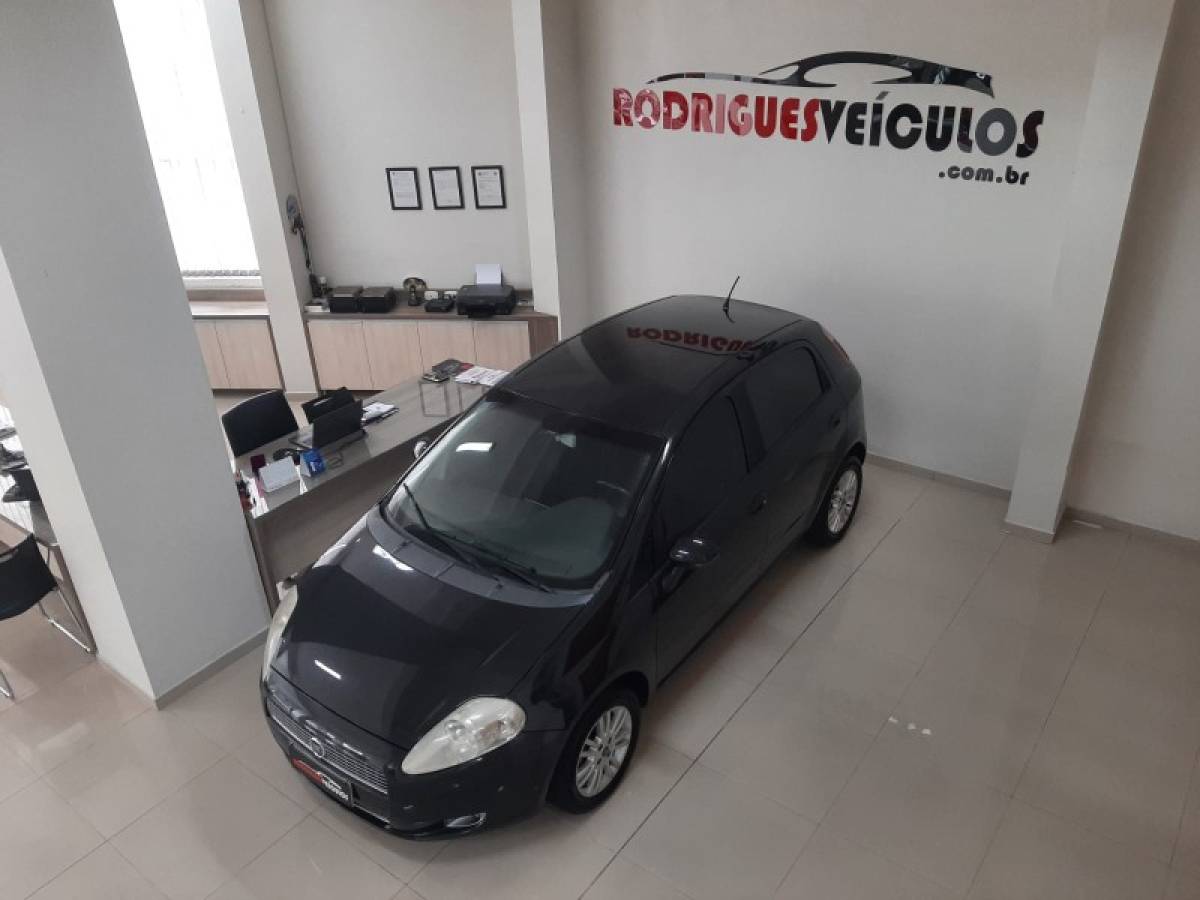 FIAT - PUNTO - 2012/2012 - Preta - R$ 35.900,00