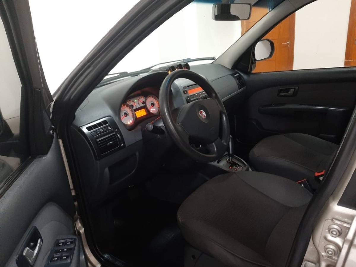 FIAT - PALIO - 2010/2011 - Bege - R$ 39.900,00