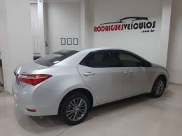 TOYOTA - COROLLA - 2016/2017 - Prata - R$ 92.900,00