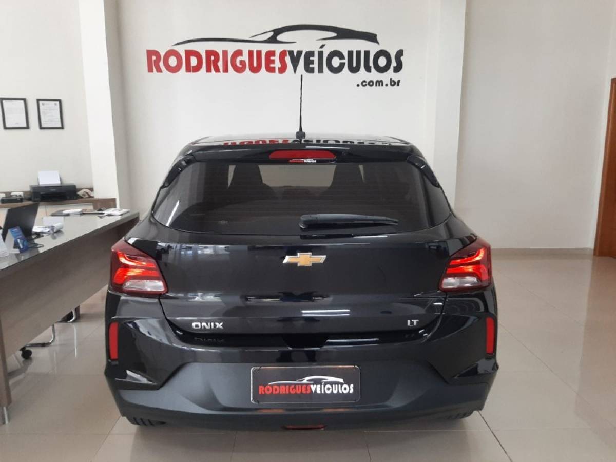 CHEVROLET - ONIX - 2020/2020 - Preta - R$ 63.900,00