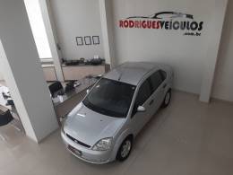 FORD - FIESTA - 2005/2005 - Prata - R$ 24.900,00