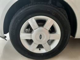 FORD - FIESTA - 2005/2005 - Prata - R$ 24.900,00