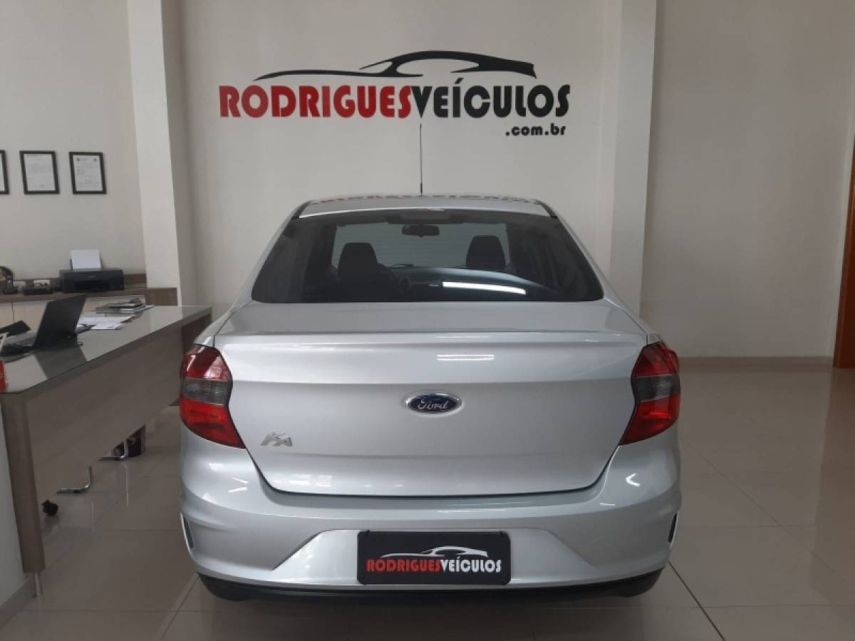 FORD - KA + - 2020/2021 - Prata - R$ 49.990,00