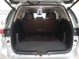 TOYOTA - HILUX SW4 - 2018/2018 - Prata - R$ 229.900,00
