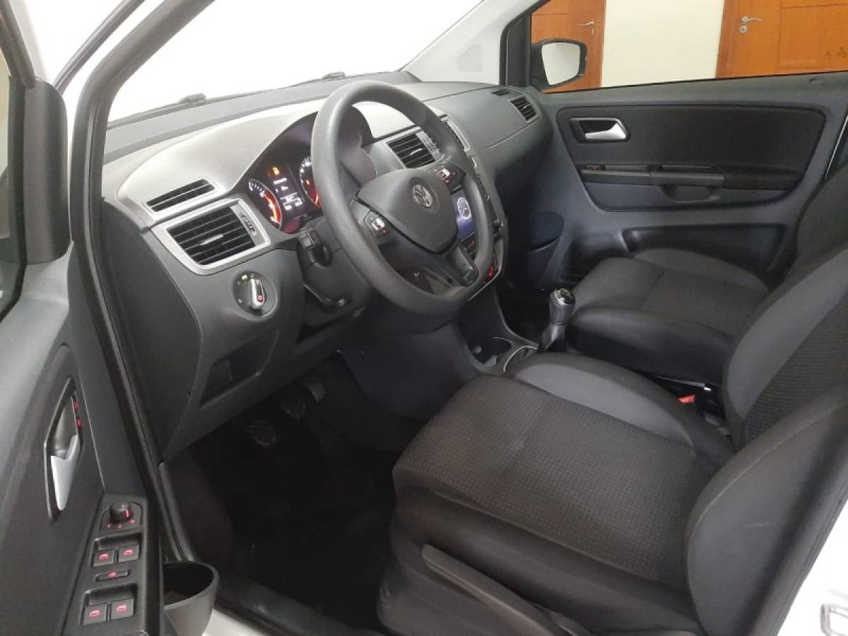 VOLKSWAGEN - FOX - 2019/2019 - Branca - R$ 58.900,00