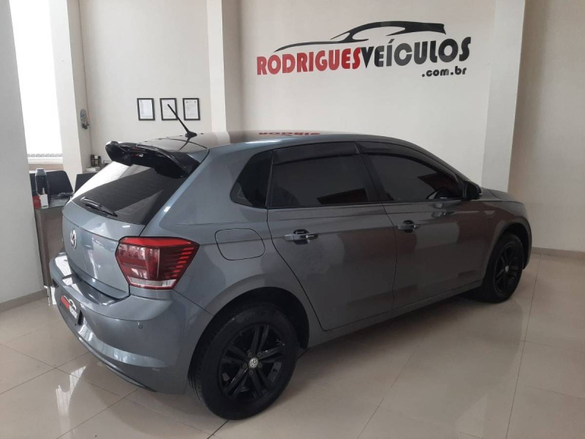 VOLKSWAGEN - POLO - 2019/2020 - Cinza - R$ 59.990,00