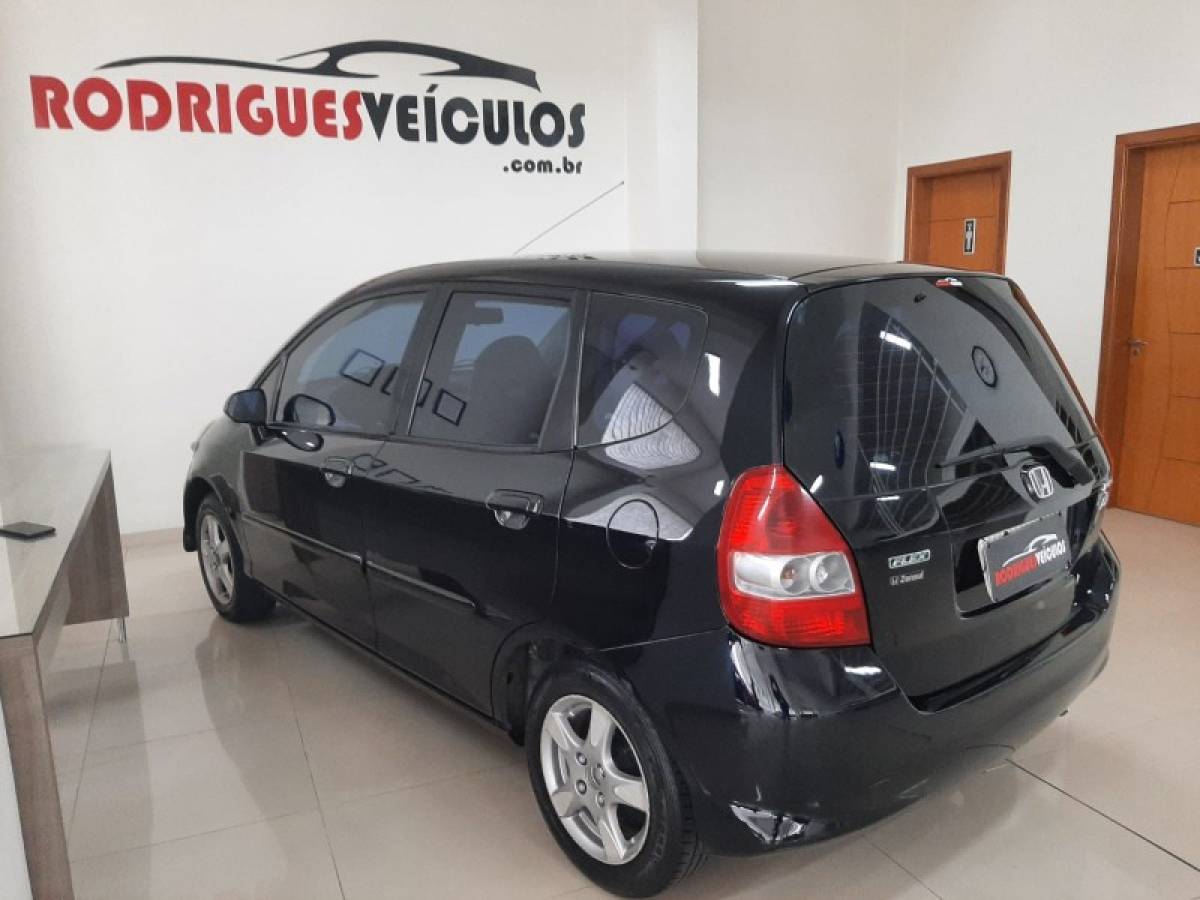 HONDA - FIT - 2007/2008 - Preta - R$ 32.900,00