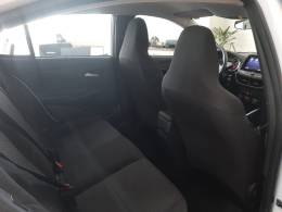 CHEVROLET - ONIX - 2022/2023 - Branca - R$ 88.900,00